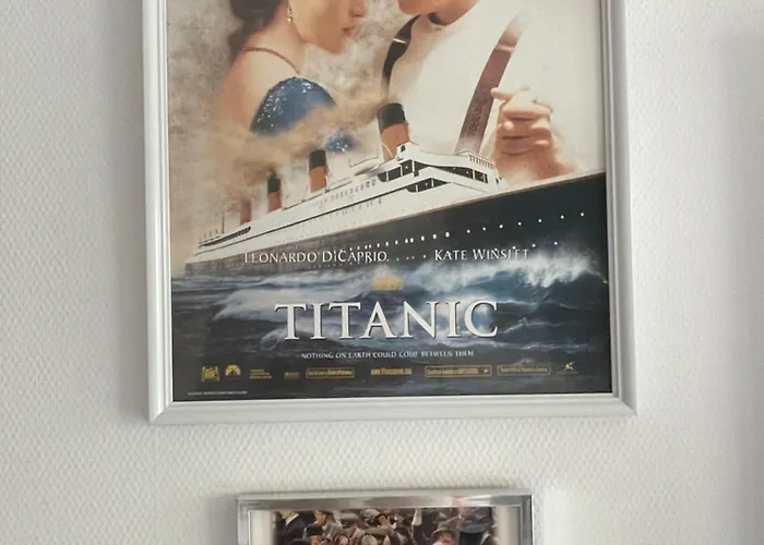 Titanic A Bord - Terrasse - Face Gare