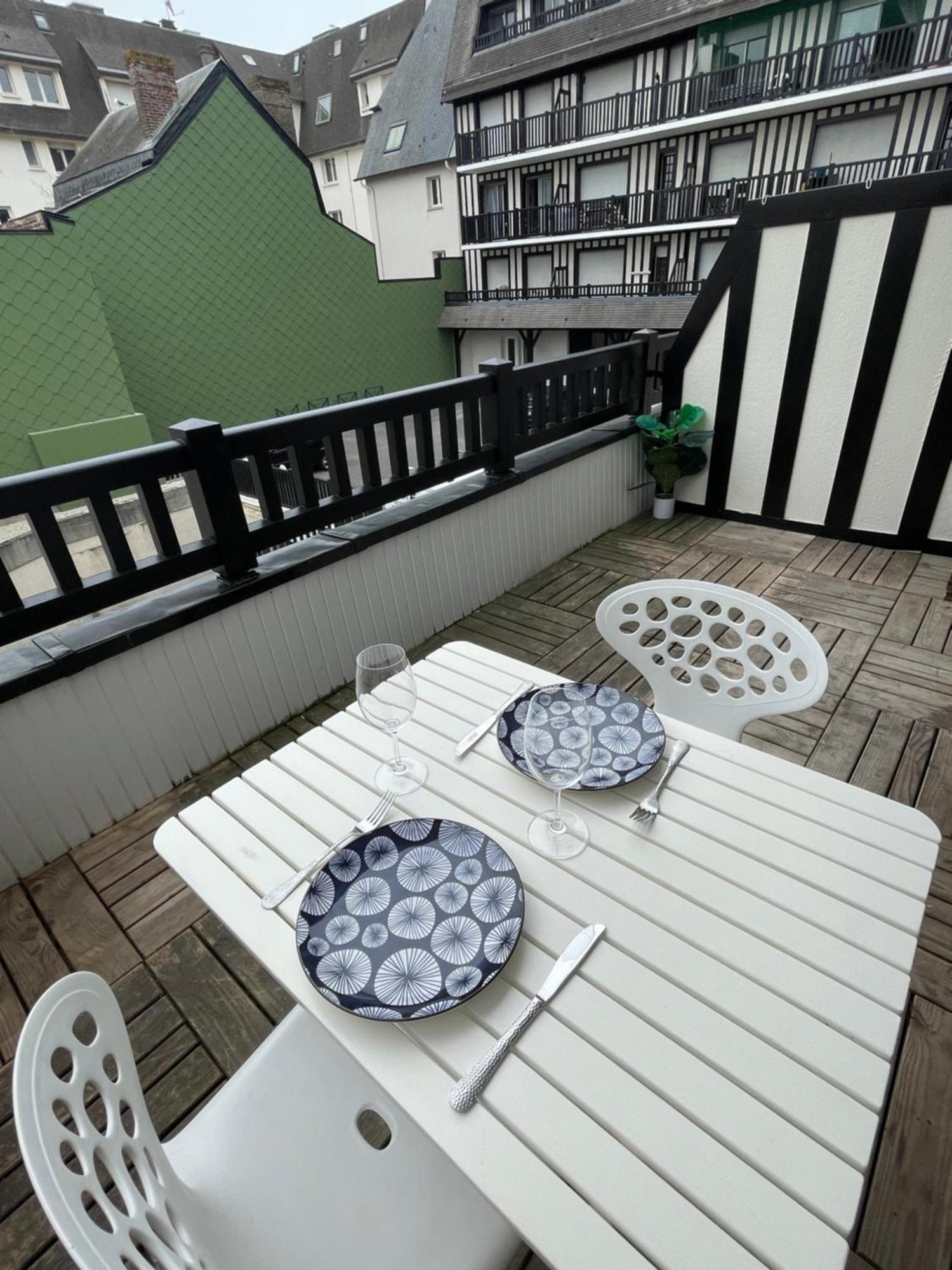 Titanic A Bord - Terrasse - Face Gare Apartment Deauville