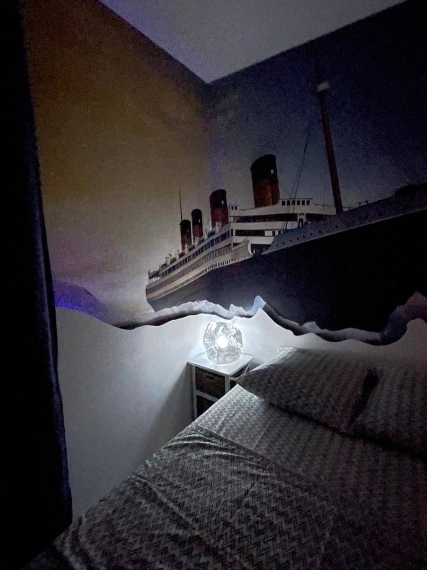Titanic A Bord - Terrasse - Face Gare *