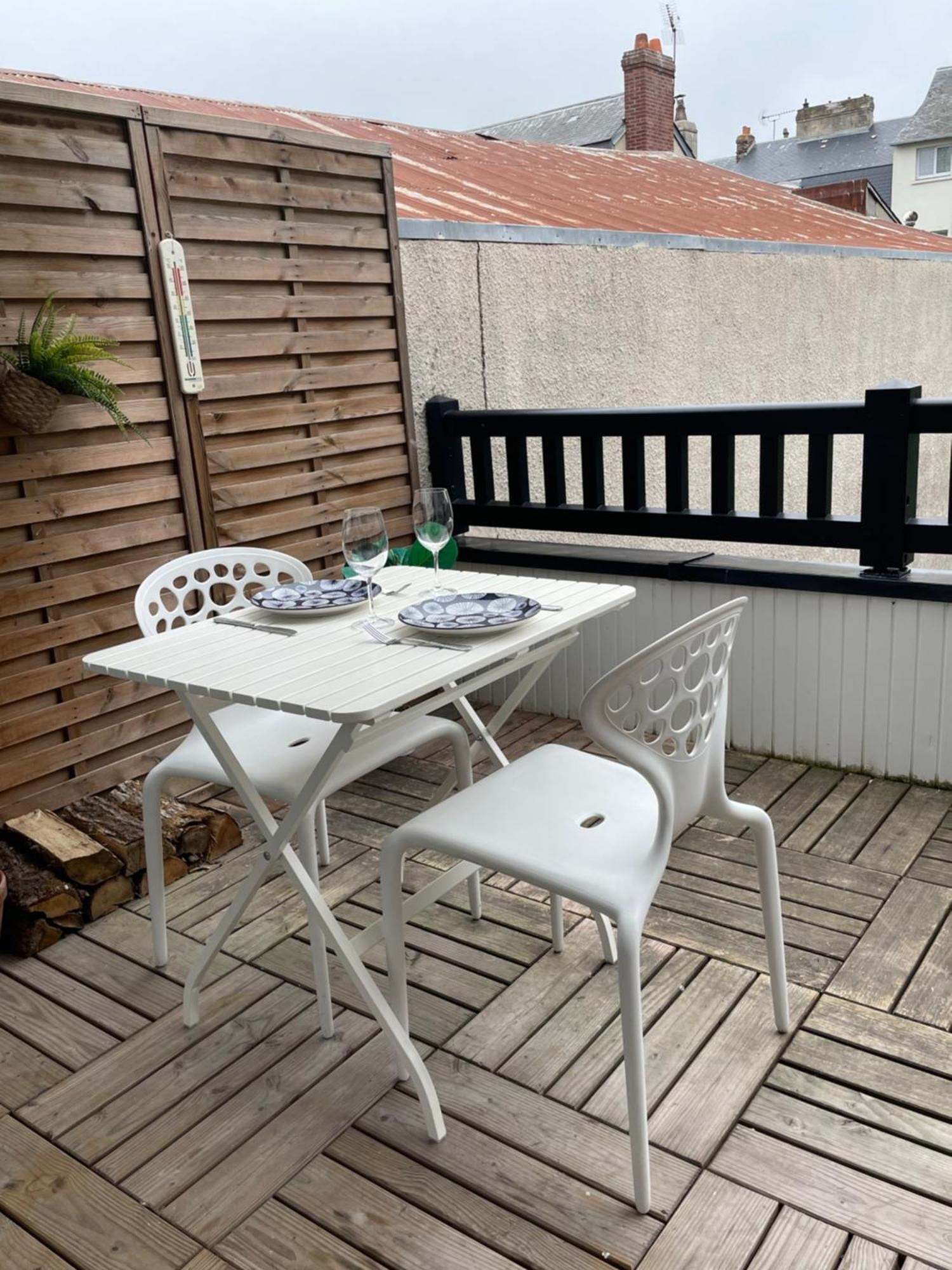 Titanic A Bord - Terrasse - Face Gare *